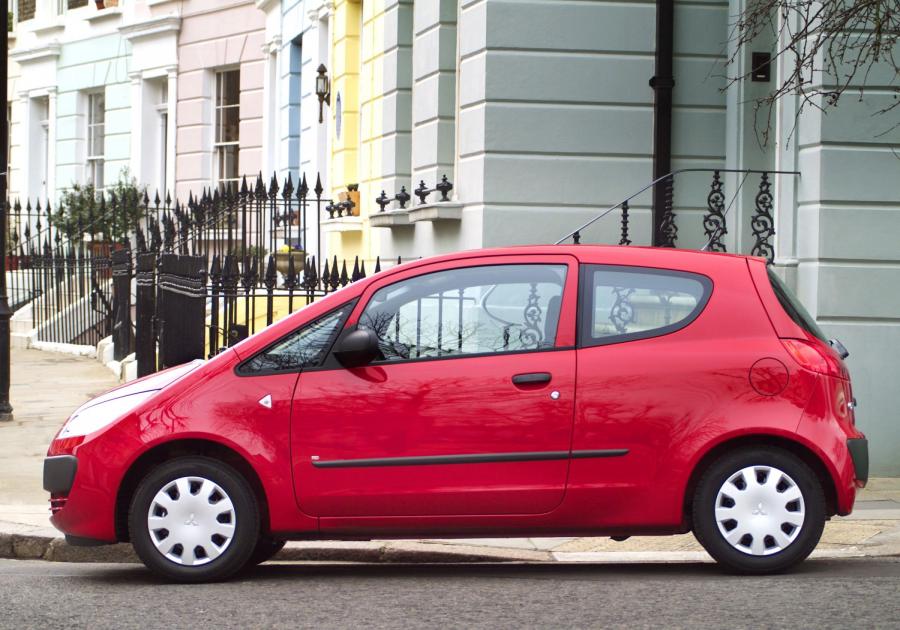  Mitsubishi Colt 3-Door 2004 года  (фото 52 из 55)